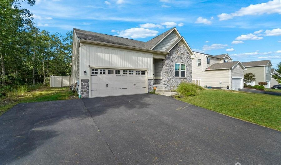 23 Avalon Ave, Barnegat, NJ 08005 - 4 Beds, 3 Bath