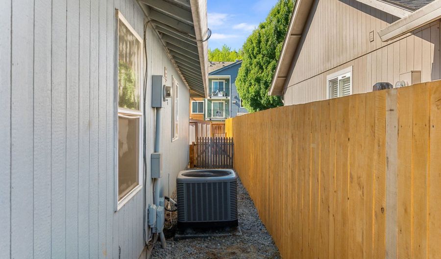 1310 NW 4TH St, Battle Ground, WA 98604 - 3 Beds, 2 Bath