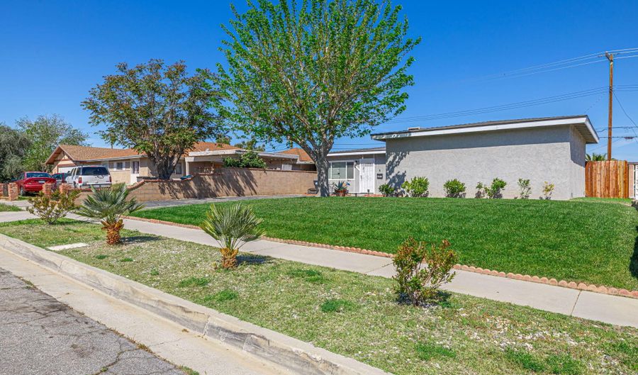 38915 Foxholm Dr, Palmdale, CA 93551 - 3 Beds, 2 Bath
