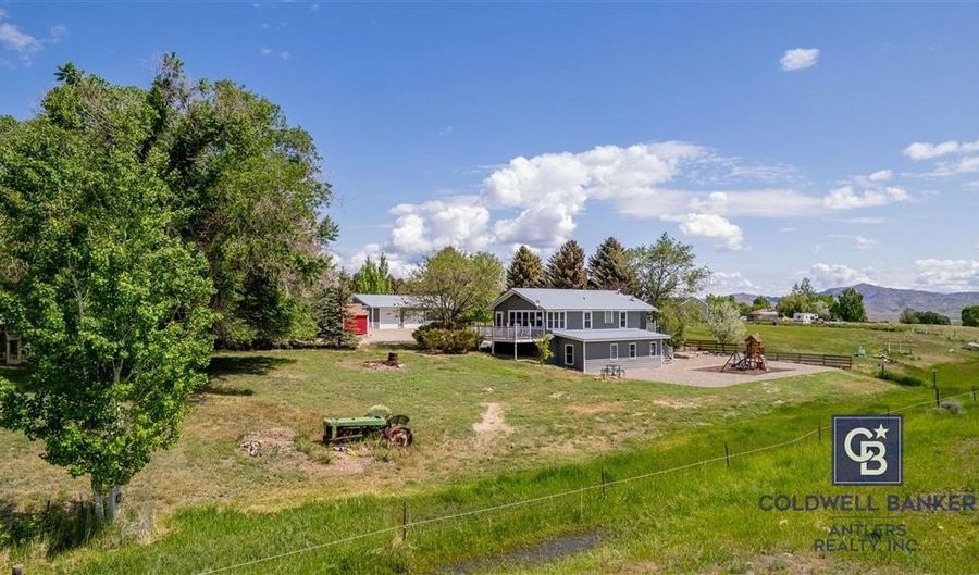62 Hitching Post Dr, Cody, WY 82414 - 3 Beds, 1 Bath