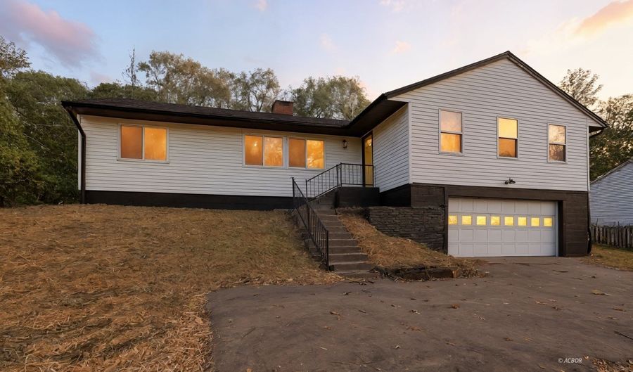 12 Mc Guffey, Athens, OH 45701 - 4 Beds, 2 Bath