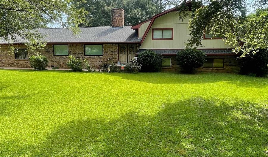 502 Bradley Ave, Bay Minette, AL 36507 - 6 Beds, 3 Bath