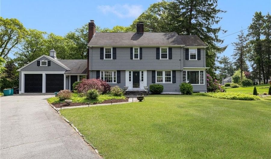 2 Carvin Ct, Warwick, RI 02886 - 3 Beds, 3 Bath