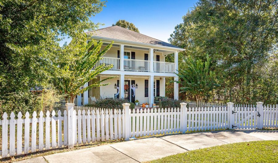 13076 Pine Valley Ln, Biloxi, MS 39532 - 4 Beds, 3 Bath