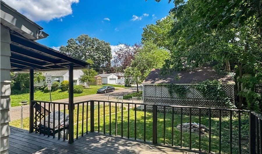2041 13th St SW, Akron, OH 44314 - 3 Beds, 1 Bath