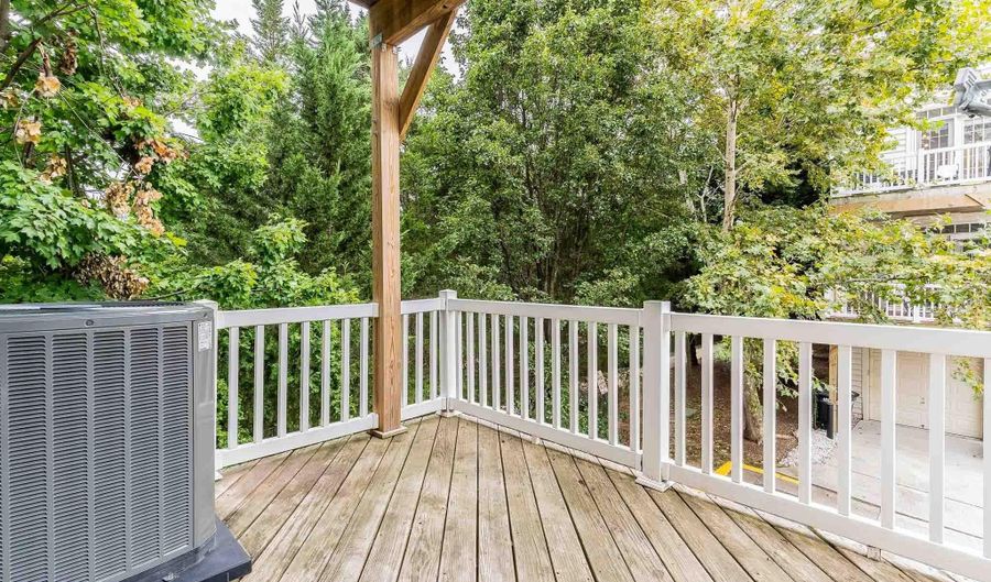 5645 HARRINGTON FALLS Ln, Alexandria, VA 22312 - 3 Beds, 3 Bath