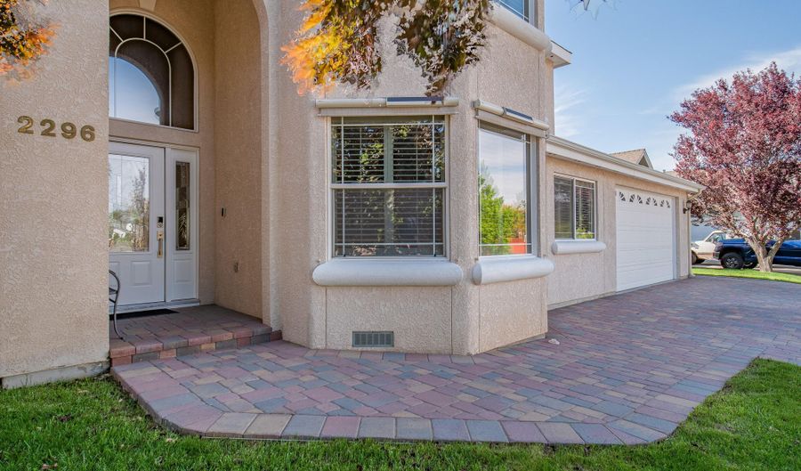 2296 Oak Ridge Dr, Carson City, NV 89703 - 4 Beds, 3 Bath