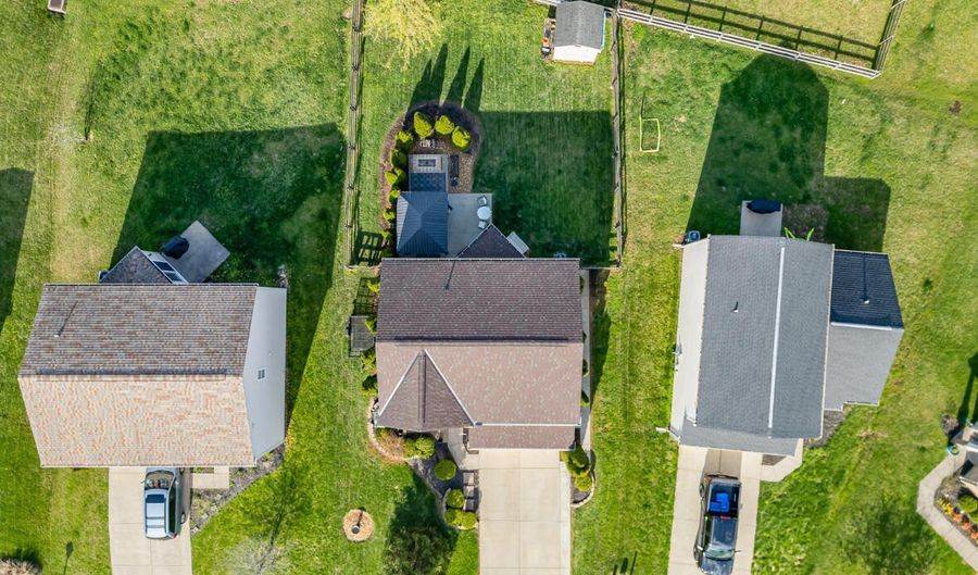 9741 Summerwind Ct, Alexandria, KY 41001 - 3 Beds, 3 Bath