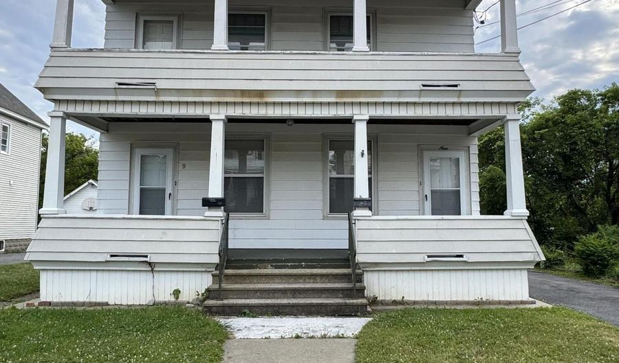 9-11 Teller St 1st Floor, Amsterdam, NY 12010 - 3 Beds, 1 Bath