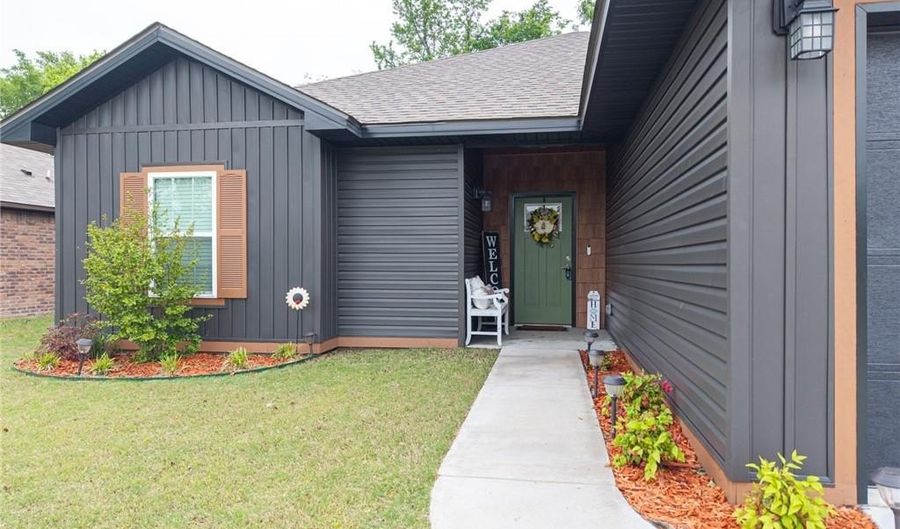 211 Honeysuckle St, Alma, AR 72921 - 3 Beds, 2 Bath