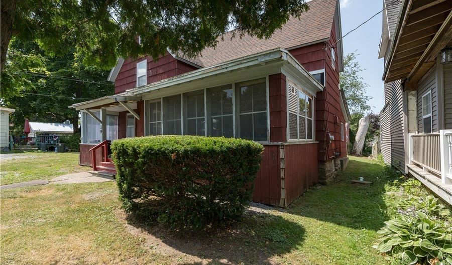 19 High St, Alexandria, NY 13607 - 3 Beds, 1 Bath