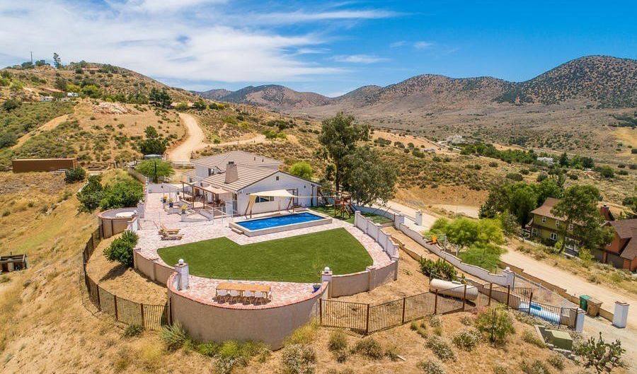 9175 Yucca Hls, Agua Dulce, CA 91390 - 5 Beds, 3 Bath