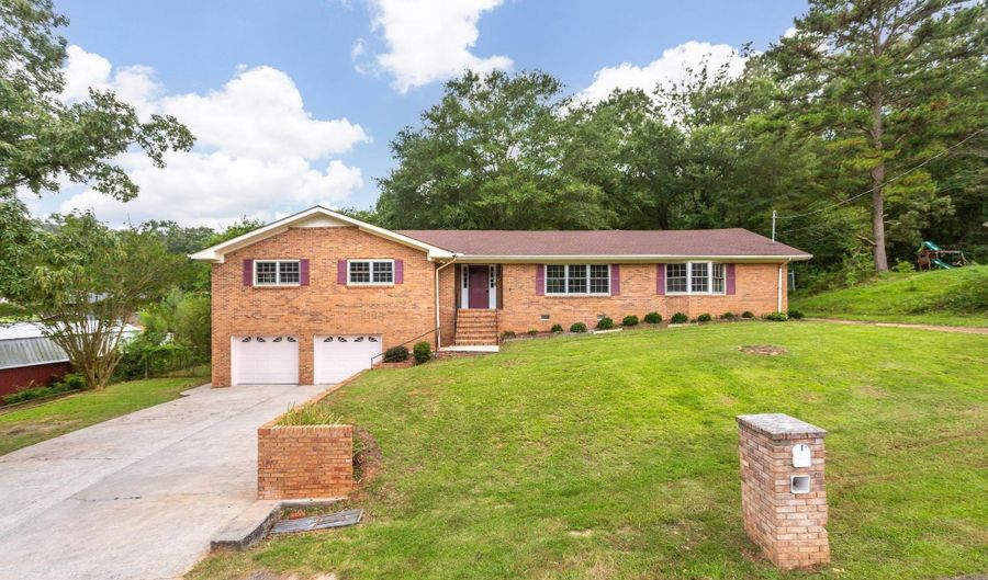 5104 NORTH Rd, Anniston, AL 36206 - 4 Beds, 2 Bath