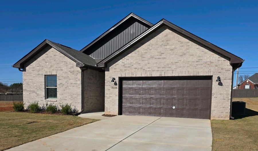 18048 Longleaf Dr, Athens, AL 35611 - 4 Beds, 3 Bath