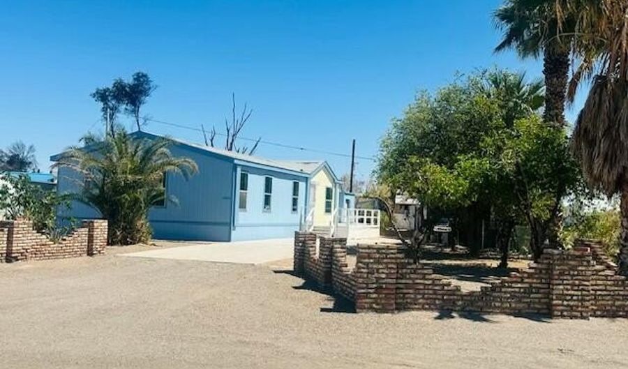 27835 Norris Ave, Bouse, AZ 85325 - 2 Beds, 2 Bath