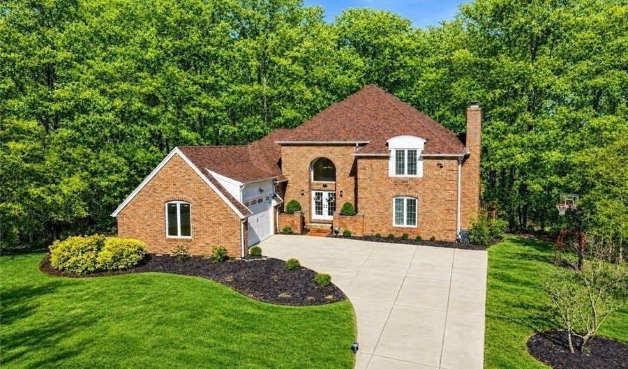 309 High Blf, Aurora, OH 44202 - 4 Beds, 4 Bath