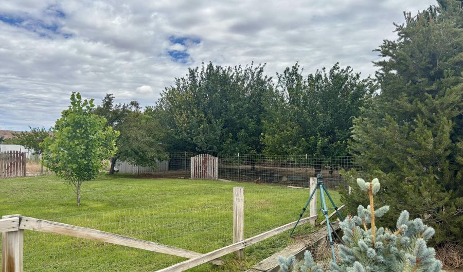 38 Montano Rd, Belen, NM 87002 - 3 Beds, 2 Bath