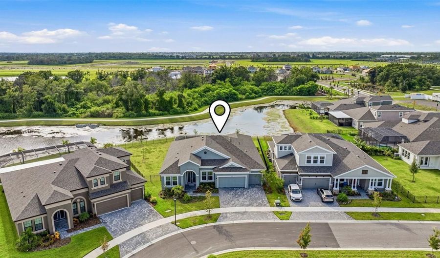 5254 WOLF CREEK Dr, Apollo Beach, FL 33572 - 4 Beds, 3 Bath