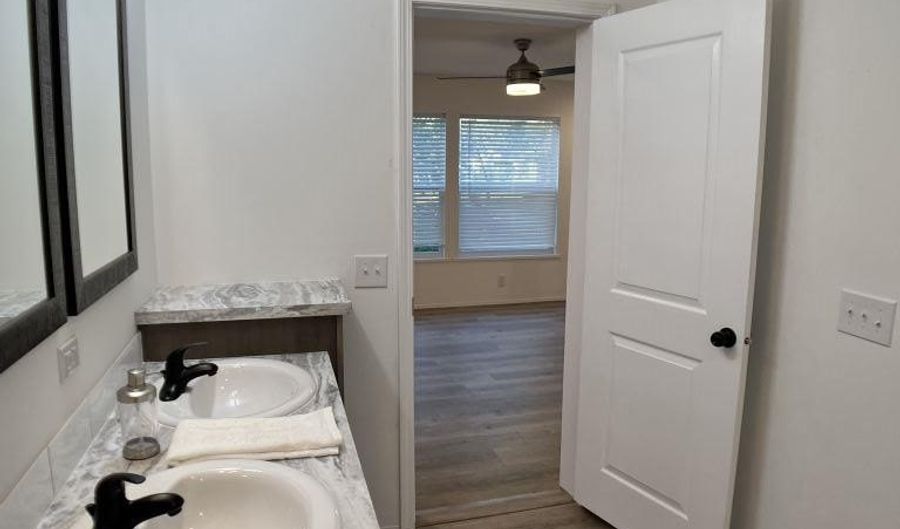 12710 Granger Ct 323, Apple Valley, MN 55124 - 3 Beds, 2 Bath