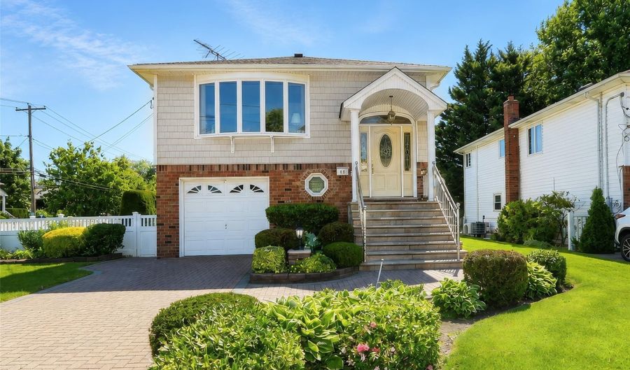 49 Lee Ave, Albertson, NY 11507 - 4 Beds, 2 Bath