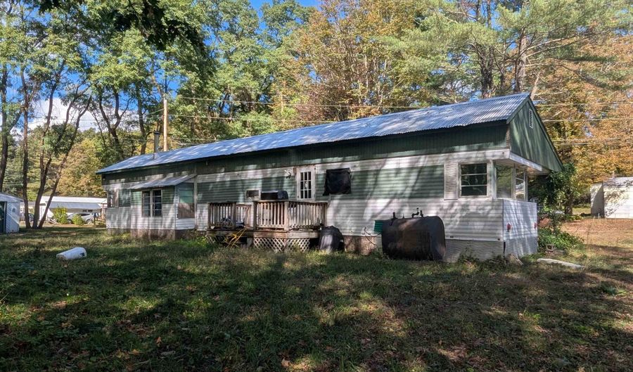 1 Lower Lndg, Charlestown, NH 03603 - 4 Beds, 1 Bath