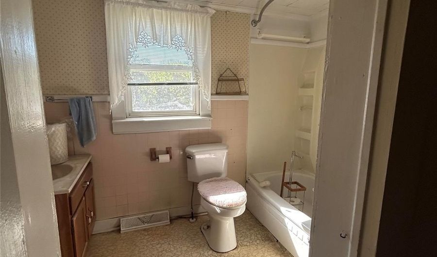 1229 Wiscassett St, Albemarle, NC 28001 - 3 Beds, 1 Bath