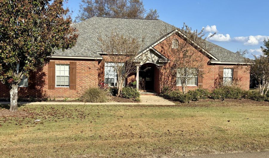 302 NW Westside Ln, Brookhaven, MS 39601 - 4 Beds, 2 Bath