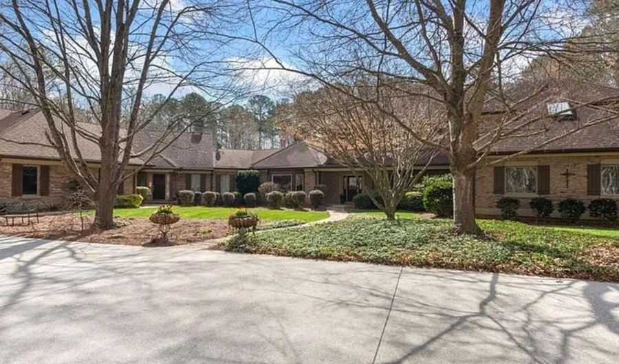 15905 Westbrook Rd, Alpharetta, GA 30004 - 7 Beds, 8 Bath
