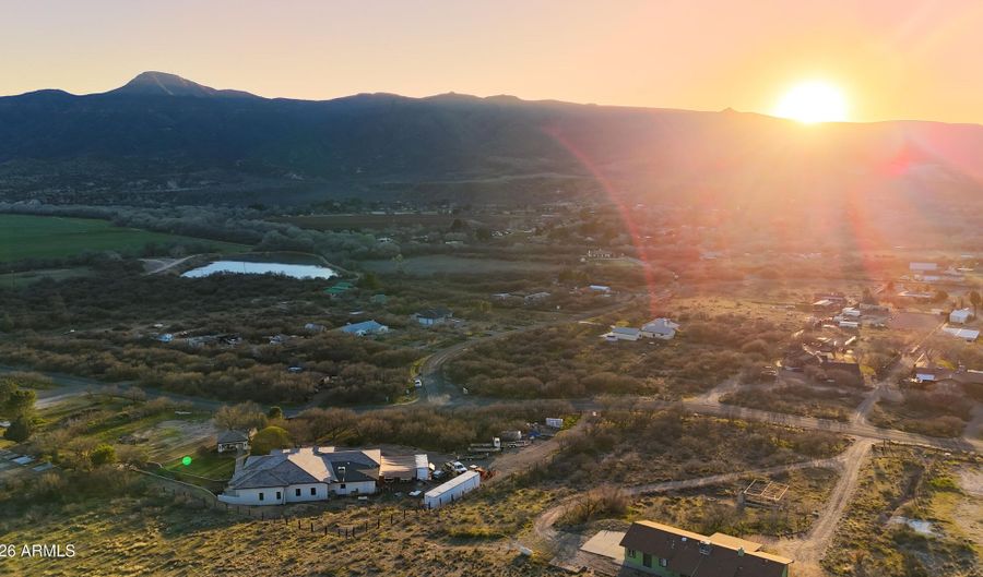 2833 S OLD CHURCH Rd, Camp Verde, AZ 86322 - 4 Beds, 4 Bath