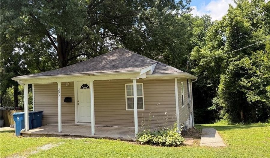 2951 Hillcrest Ave, Alton, IL 62002 - 2 Beds, 1 Bath