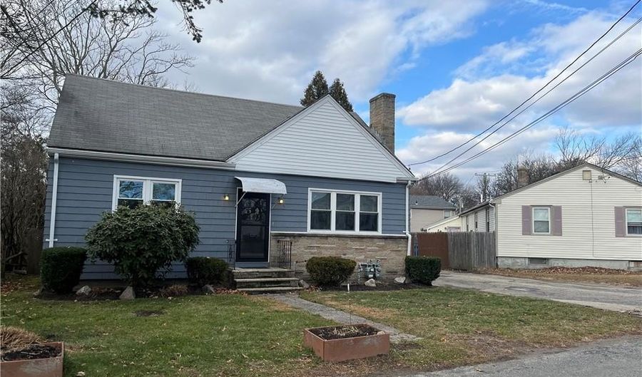 5 Lakeside Ave, Cranston, RI 02910 - 4 Beds, 2 Bath