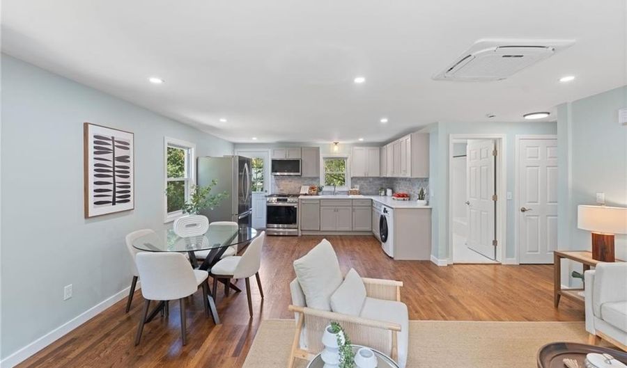 7 Laneway Ct B, Narragansett, RI 02882 - 2 Beds, 1 Bath