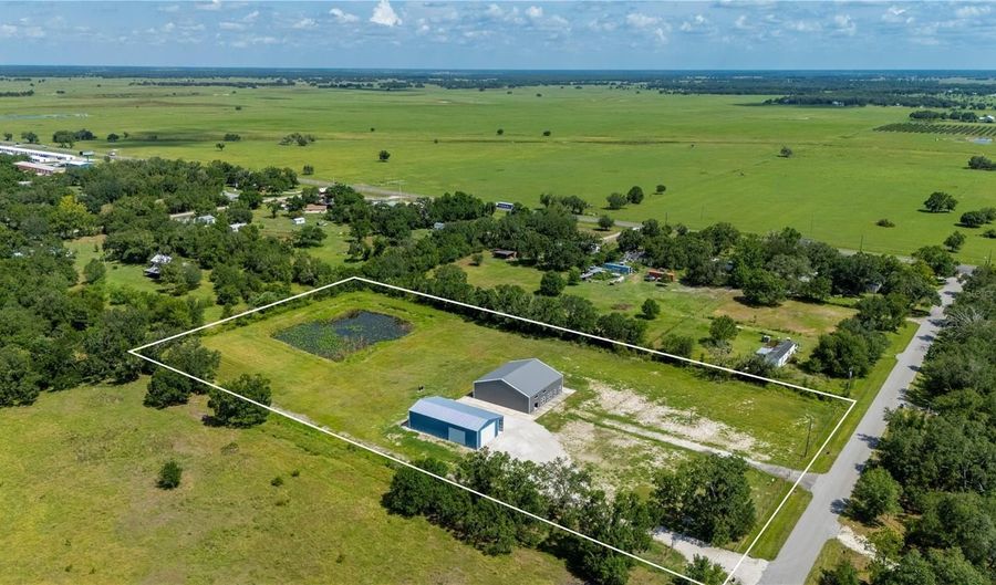 2593 NW GENES LITTLE ACRES Ave, Arcadia, FL 34266 - 1 Beds, 2 Bath
