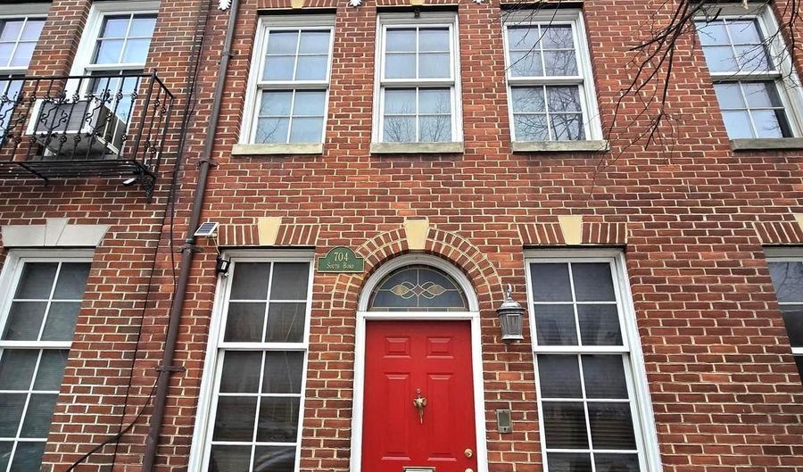 704 S BOND St, Baltimore, MD 21231 - 2 Beds, 3 Bath