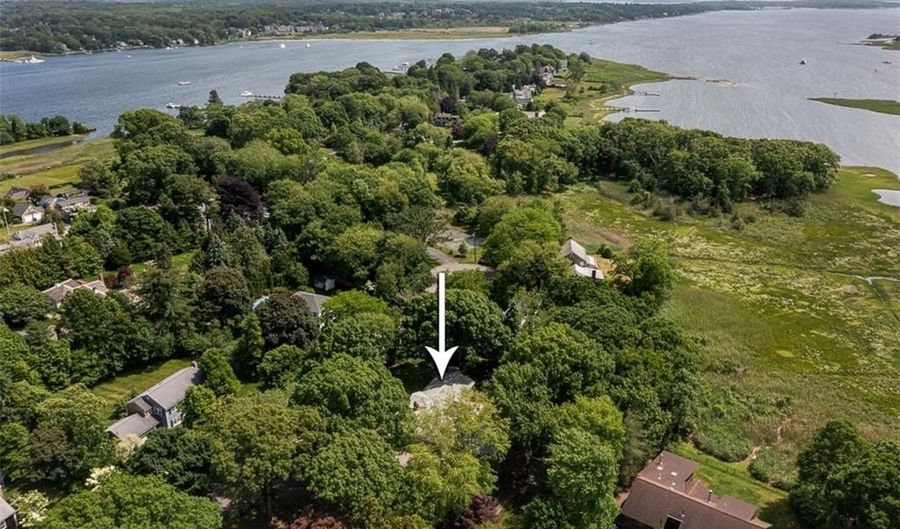 19 Preston Dr, Barrington, RI 02806 - 3 Beds, 3 Bath