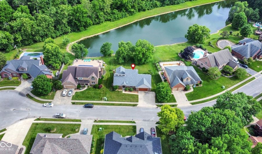 369 Rodeo Dr, Indianapolis, IN 46217 - 3 Beds, 3 Bath