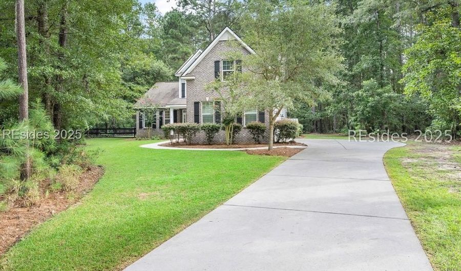5 Nandina Ct, Bluffton, SC 29910 - 5 Beds, 4 Bath