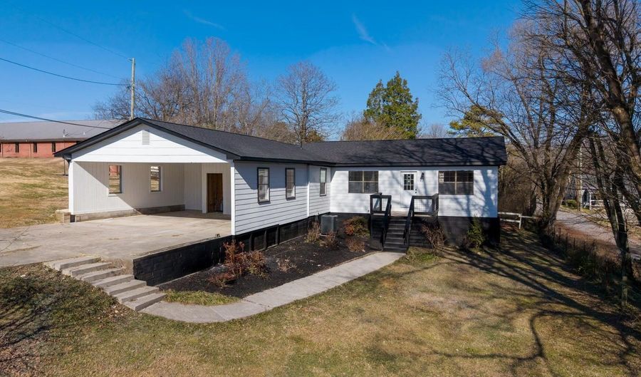 711 Walter St, Athens, TN 37303 - 3 Beds, 2 Bath