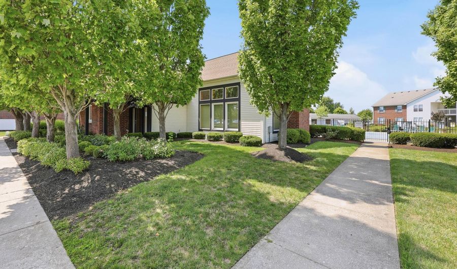 5561 Cedar Spg, Columbus, OH 43228 - 2 Beds, 2 Bath