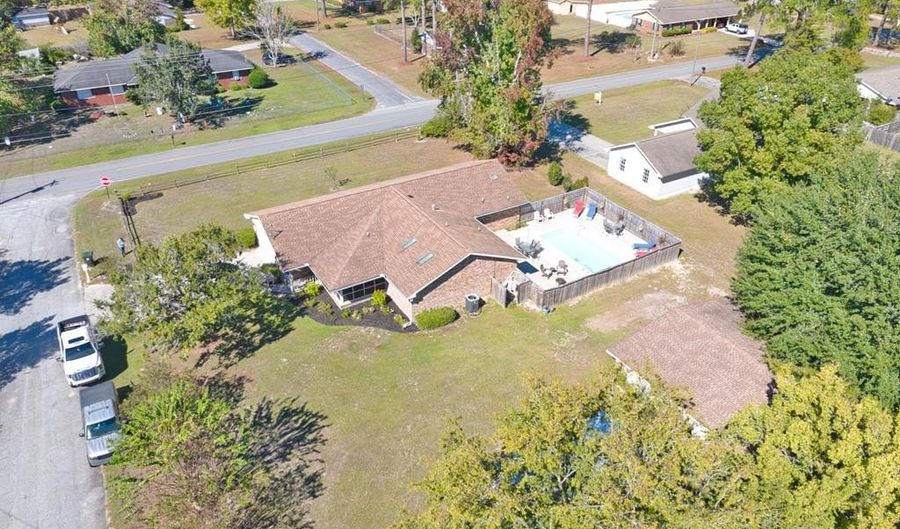 1306 Bear Creek Rd, Adel, GA 31620 - 2 Beds, 2 Bath