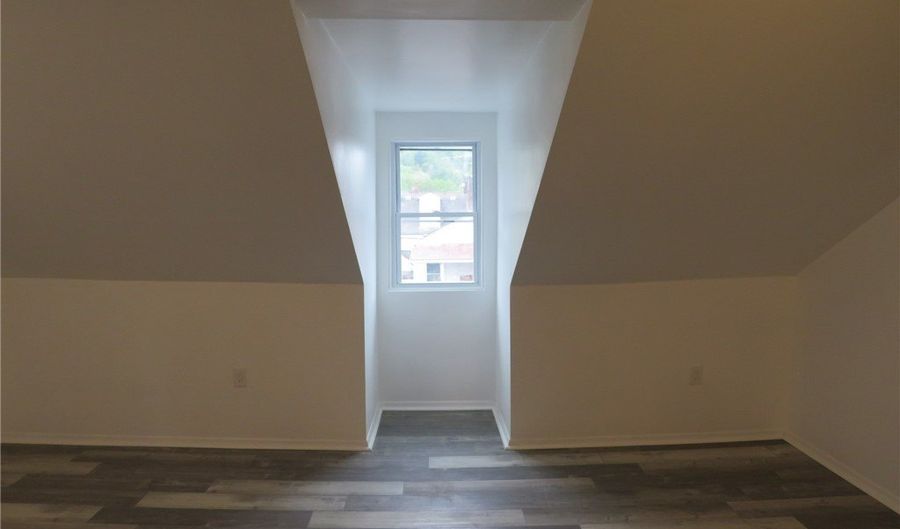 15 Enon Way, Airville, PA 15203 - 3 Beds, 2 Bath