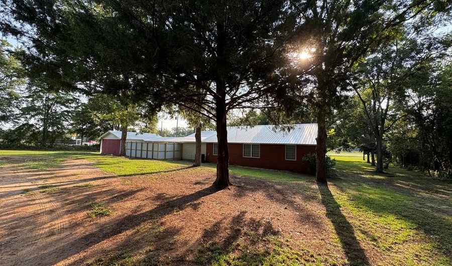 851 Colquitt Hwy, Bainbridge, GA 39817 - 4 Beds, 3 Bath