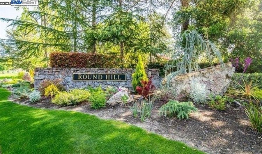 2402 Royal Oaks Dr, Alamo, CA 94507 - 4 Beds, 2 Bath