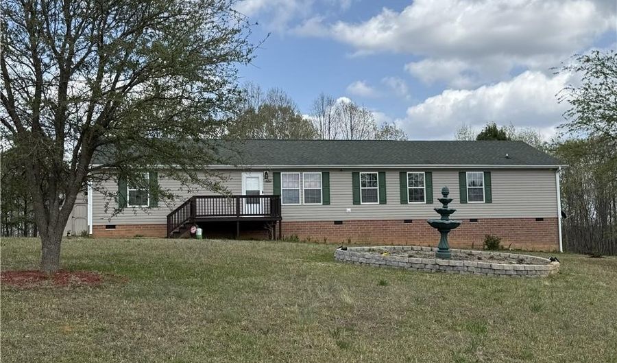4053 Rice Dr, Asheboro, NC 27205 - 3 Beds, 2 Bath