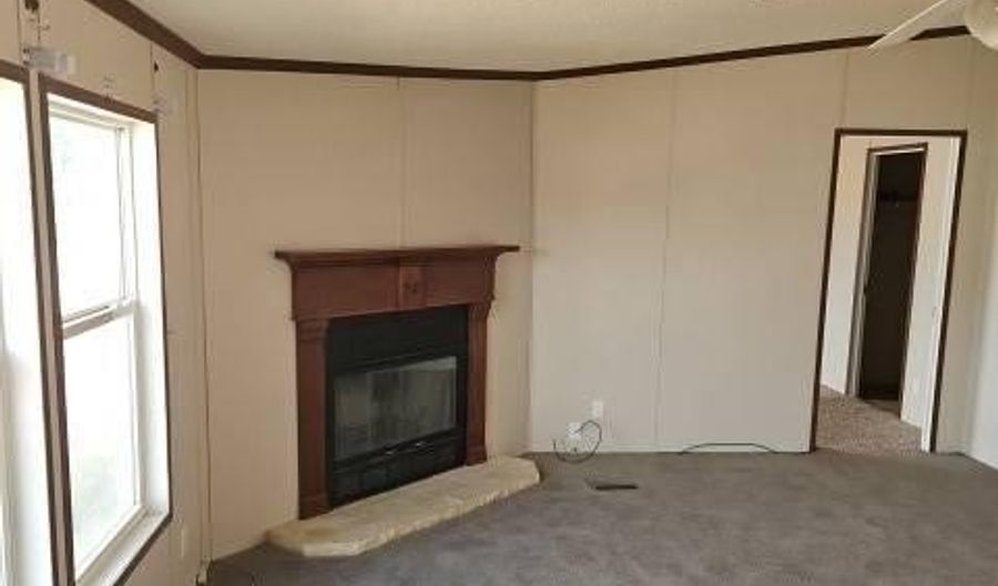 302 SE 4th St, Andrews, TX 79714 - 5 Beds, 3 Bath