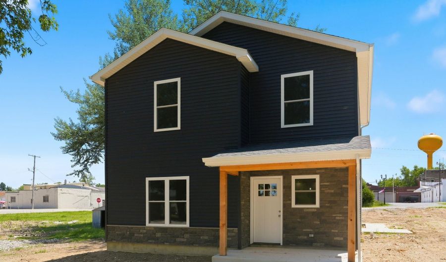 206 W Lincoln St, Ashley, IN 46705 - 3 Beds, 3 Bath