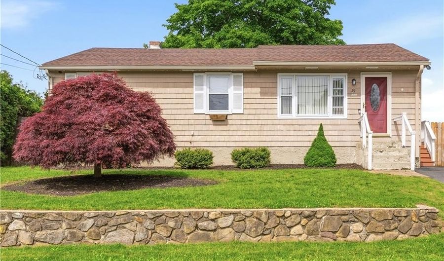 29 Dix Ave, Johnston, RI 02919 - 3 Beds, 2 Bath