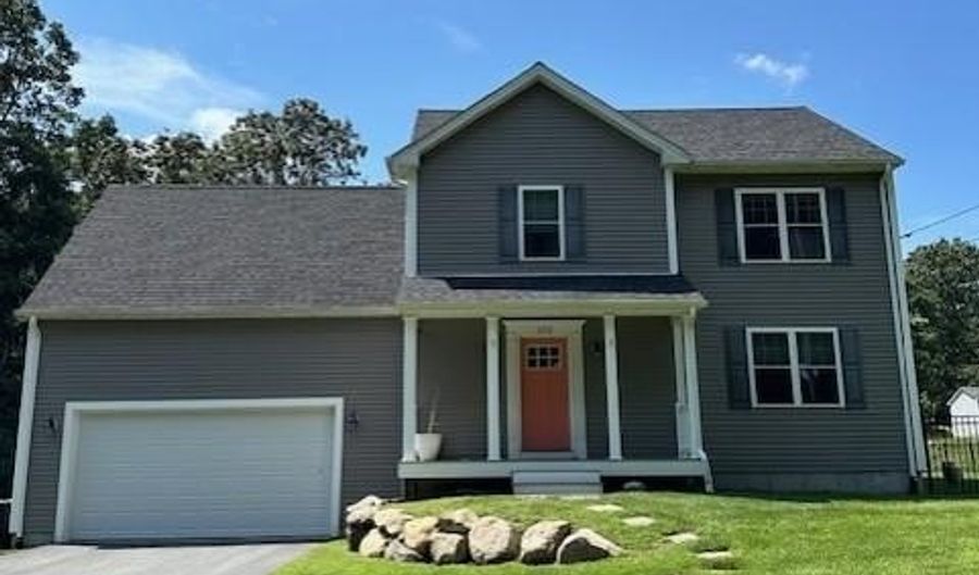 270 Station St, Coventry, RI 02816 - 3 Beds, 2 Bath