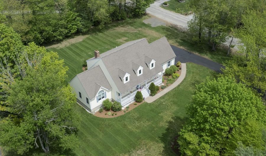 155 Middle Rd, Brentwood, NH 03833 - 4 Beds, 3 Bath