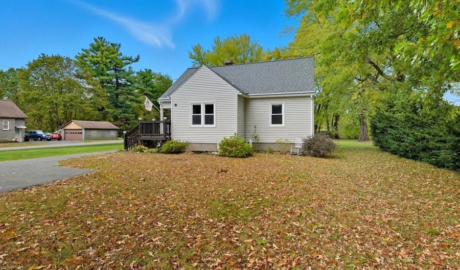 122 Southwick St, Agawam, MA 01030 - 2 Beds, 1 Bath
